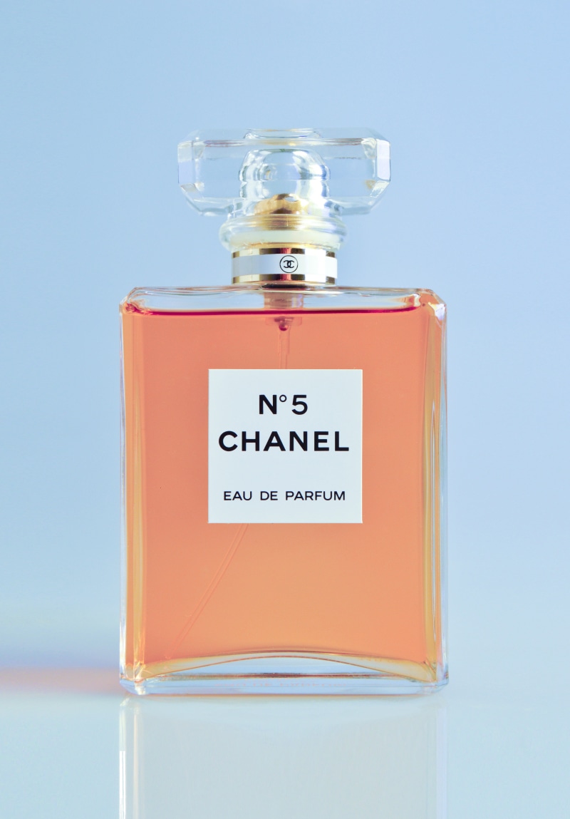 5K, vintage, fancy, n, aftershave, western script, parfum, spray, eau de toilette, container, colored background, indoors, food and drink, vogue, close-up
