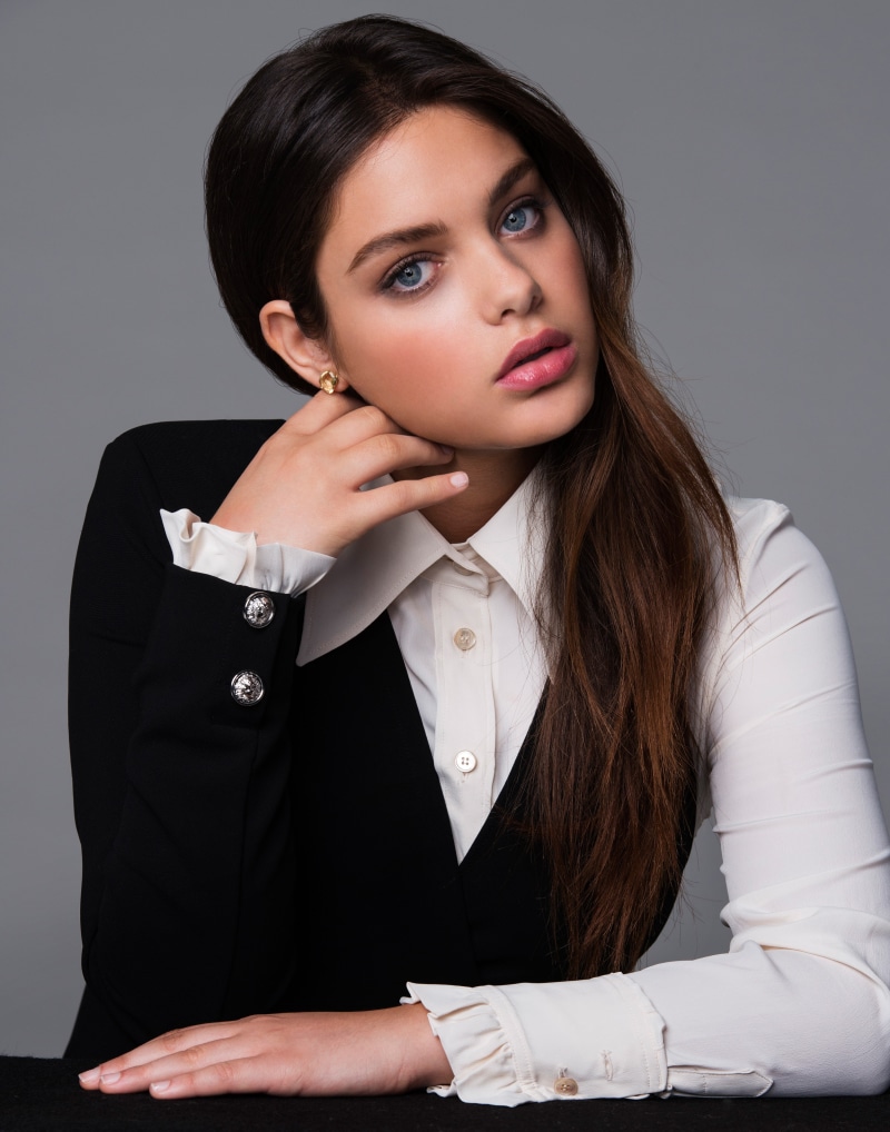 4K, blue eyes, simple background, brunette, portrait display, actress, model, women, Odeya Rush