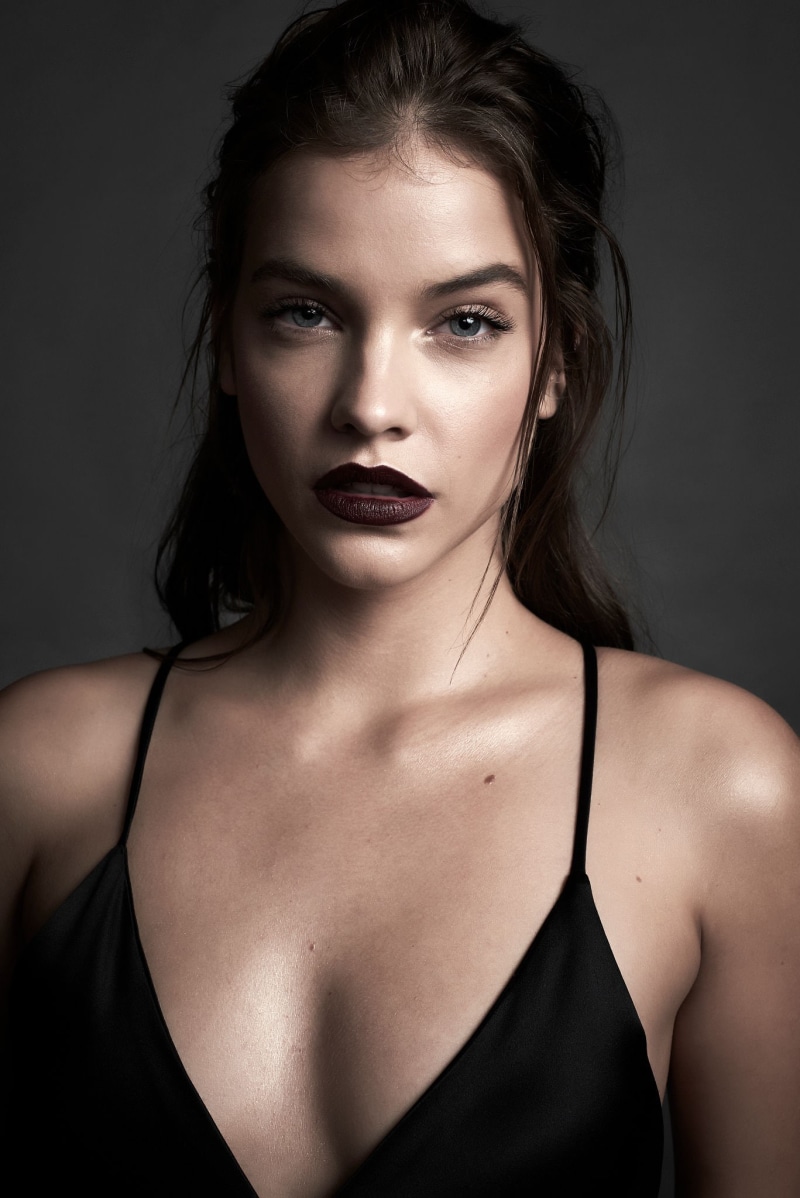 model, studio shot, human skin, young adult, human body part, human hair, indoors, Hungarian, glamour, dark, beautiful woman, black background, hairstyle