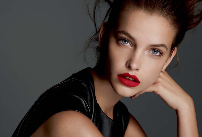face, looking at camera, front view, red lipstick, women, portrait, black background, beautiful woman, blue eyes, adult, model, headshot, gray, 1080P