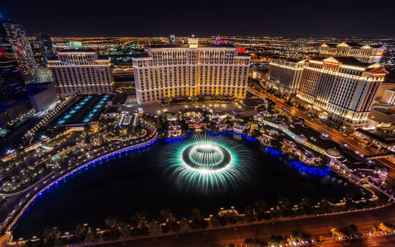 building, bellagio, hd, crowd, built structure, water, office building exterior, hotel, luxury, desktop, paradise, high angle view, vegas, outdoors, night