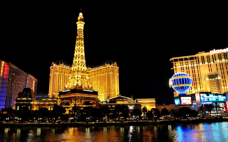 river, hotel, nature, sky, 4K, office building exterior, illuminated, building, travel destinations, night, tourism, vegas, built structure, outdoors