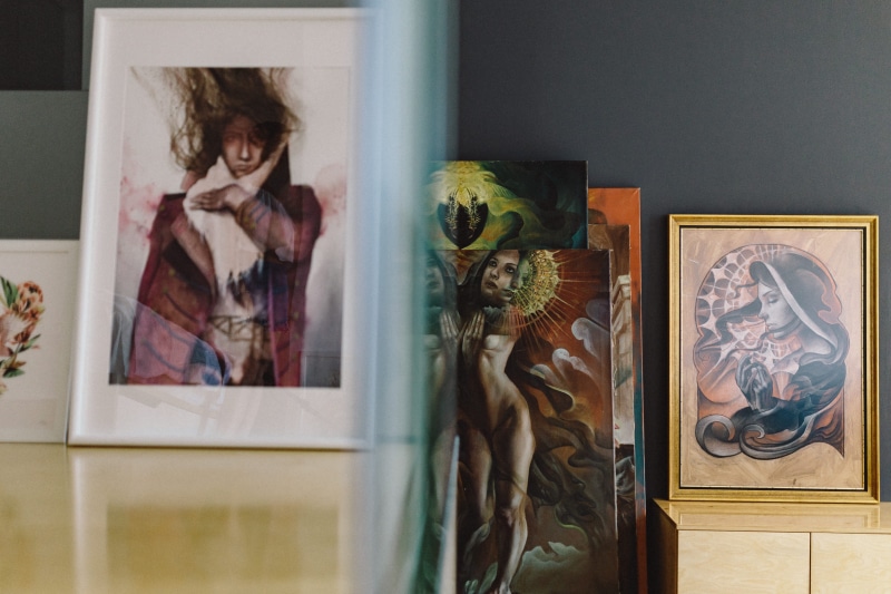 day, frame, no people, creativity, art and craft, people, dark walls, female likeness, human representation, home interior, Modern, museum, paintings, loft