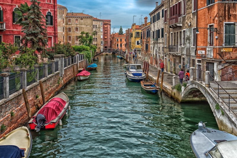 people, Italy, boat, bridge, house, clouds, sky, Venice, motorboats, canal, 1080P, lot