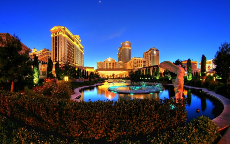 sky, Vegas, outdoors, architecture, clear sky, travel destinations, water, Hotel, dusk, building exterior, office building exterior, 1080P, city life