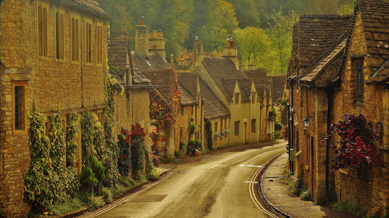town, tree, alley, long, landscape, no people, transportation, england, building exterior, plant, street, city, the way forward, road, architecture, bibury