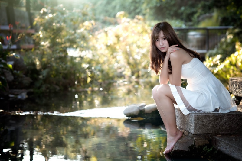 young women, beautiful woman, hairstyle, leisure activity, outdoors, women outdoors, full length, sitting, women, nature, water, adult, lifestyles, beauty