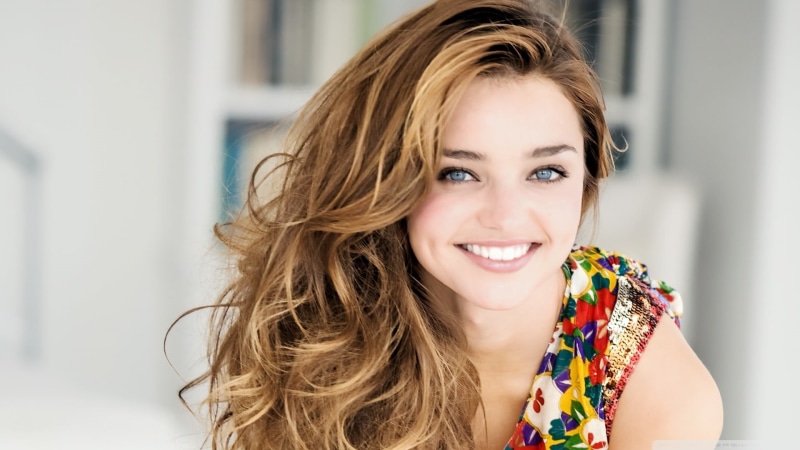 emotion, happiness, lifestyles, face, long hair, women, beautiful woman, smiling, looking at camera, brown hair, one person, adult, headshot, hairstyle