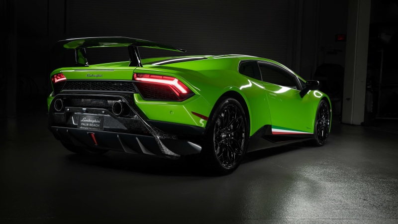 mode of transportation, no people, shiny, lamborghini huracan performante, green car, retro styled, luxury, stationary, vintage car, car, lamborghini huracan