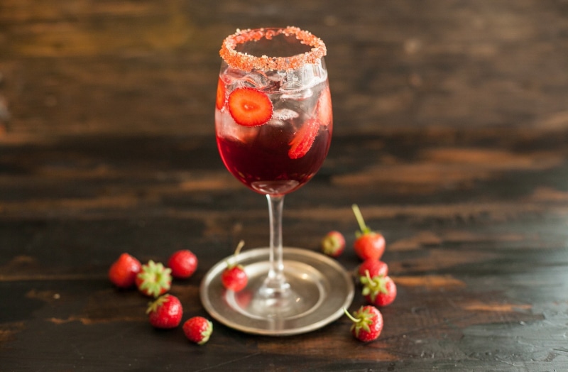 no people, drink, berry fruit, alcohol, table, 1080P, strawberries, household equipment, wine, healthy eating, fruit, drinking glass, glass, red, red wine