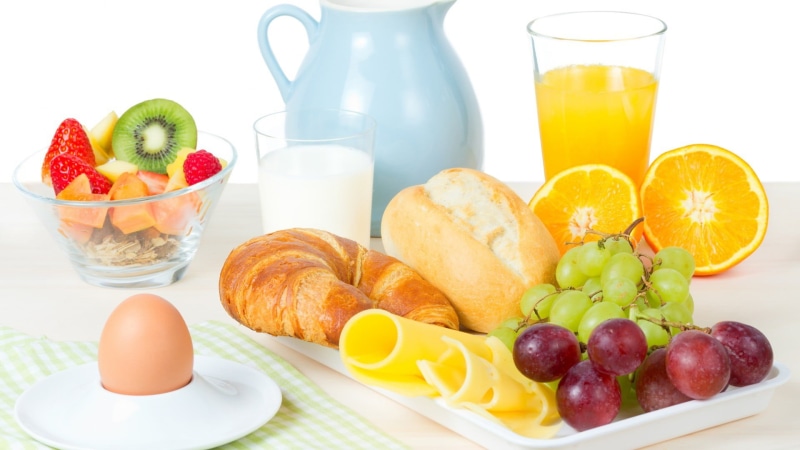 strawberry, french food, milk, orange, glass, strawberries, food and drink, kiwi (fruit), fruits, orange juice, no people, juice, breakfast, croissant