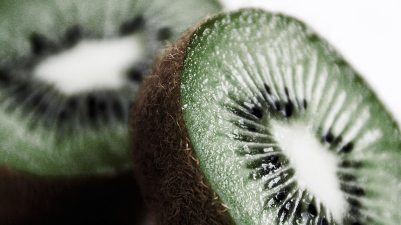 no people, cold temperature, kiwi, studio shot, outdoors, selective focus, snow, food, hair, extreme close-up, freshness, softness, fruit, day, nature