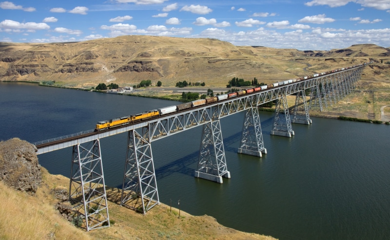 nature, USA, no people, architecture, fuel and power generation, water, river, built structure, 4K, beauty in nature, black, connection, bridge, train
