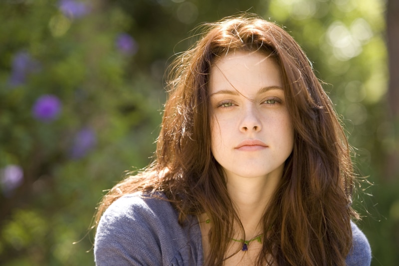 young adult, contemplation, beautiful woman, headshot, face, beauty, actress, looking, portrait, young women, teenager, focus on foreground, women, front view