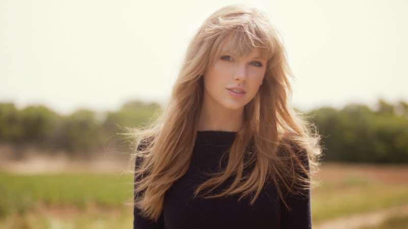 headshot, beautiful woman, standing, child, women, beautiful people, beauty, hair, Taylor Swift, swift, portrait, outdoors, looking at camera, young adult