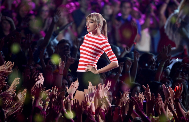 arts culture and entertainment, positive emotion, 2K, ponytail, striped, music festival, lifestyles, adult, happiness, excitement, festival, Waldo, concerts