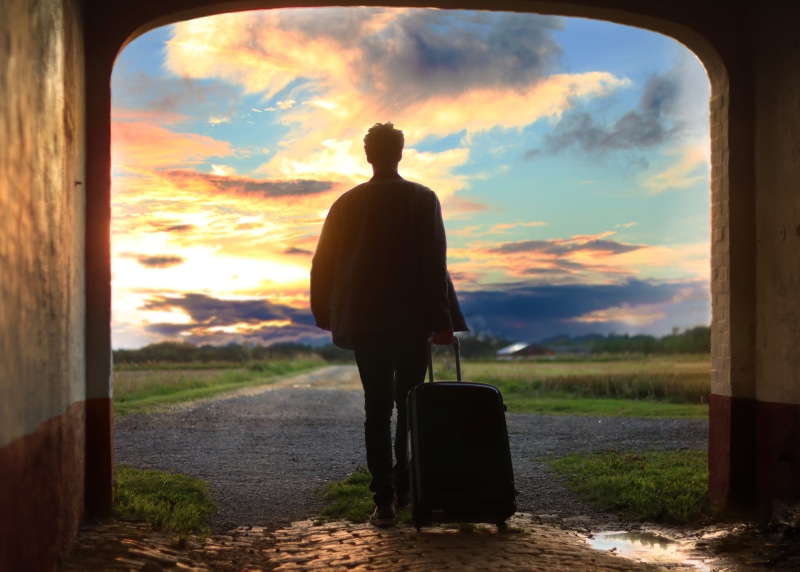 walking, silhouette, suitcase, shadow, one Person, loneliness, land, looking at view, outdoors, photo, 5K, men, full length, cloud - sky, travel, sky