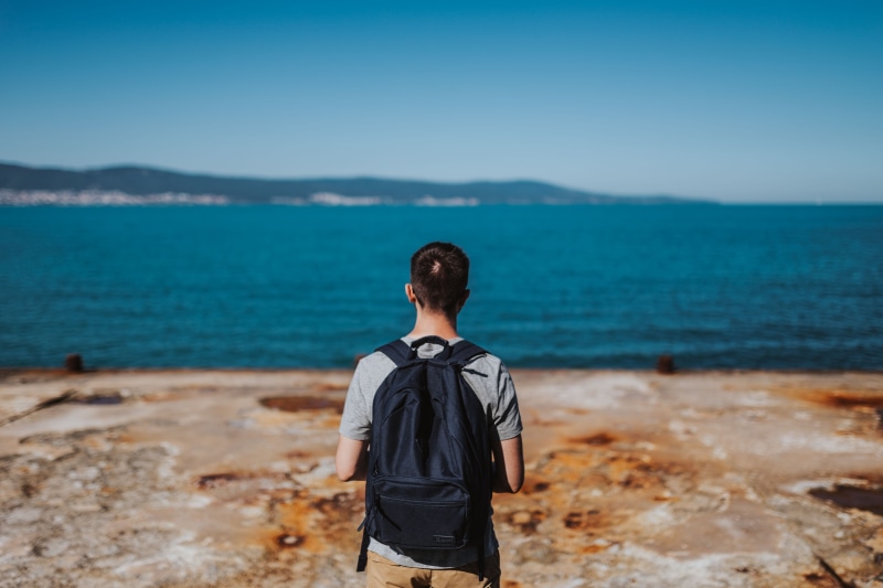 three quarter length, back view, beauty in nature, tranquility, rear View, vacation, hiking, summer, seaside, nature, sky, trip, adult, young adult, scenics