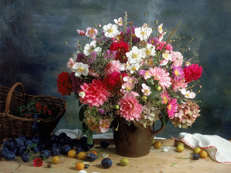 vase, romance, multi Colored, leaf, bunch of flowers, bouquet, backgrounds, no People, pink Color, freshness, white, plant, nature, petal, table, green Color