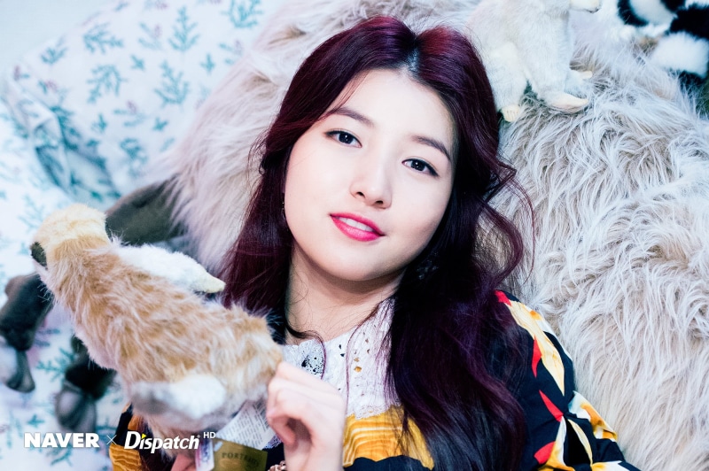 fur, one person, front view, looking at camera, headshot, South Korea, K-pop, Eunha, women, Gfriend, lifestyles, Yuju, Yerin, focus on foreground, smiling