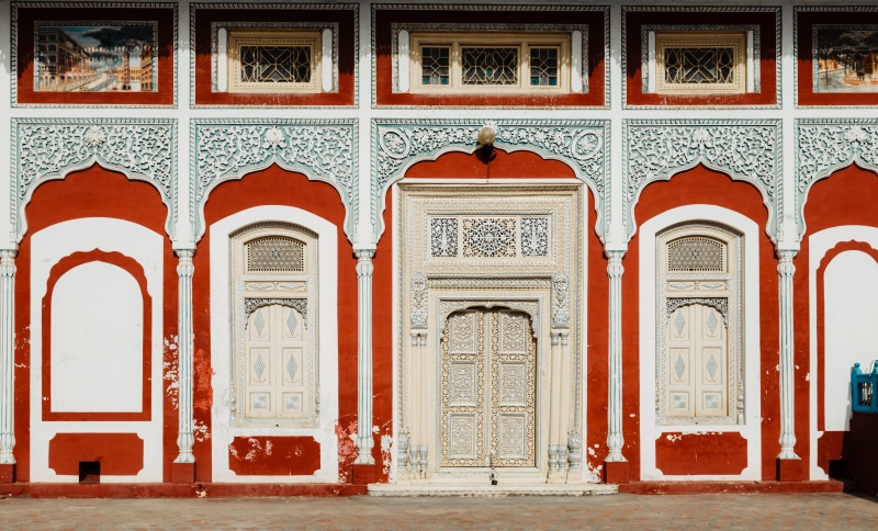 gate, framed, in a row, morning, architectural column, white, travel, building exterior, no people, building, urban, history, architecture