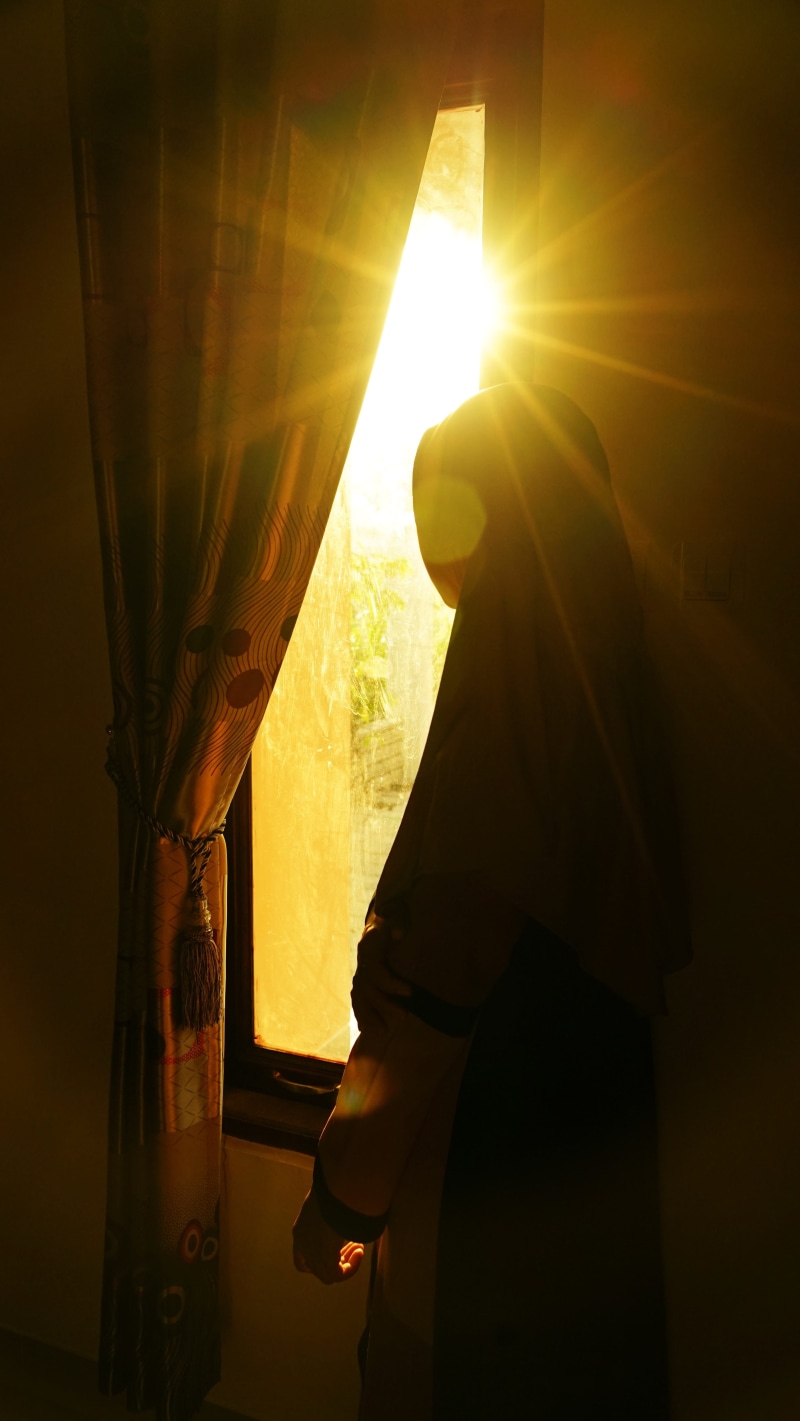 lifestyles, ramadan, glass, hand, muslim, human body part, leisure activity, body part, 5K, one person, arabic, golden, sunlight, arab, indoors, curtain