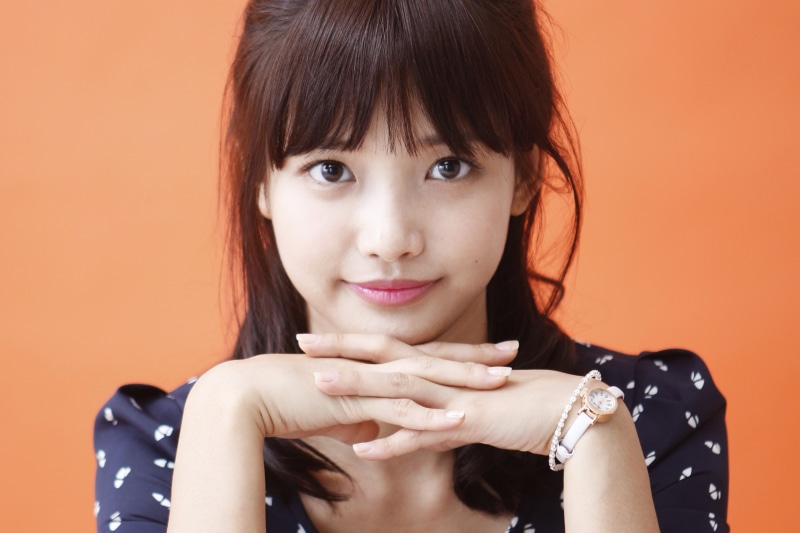 bangs, headshot, beautiful woman, women, human Face, medium-length hair, copy Space, Cute, child, indoors, facial Expression, hair, white, innocence, Korean