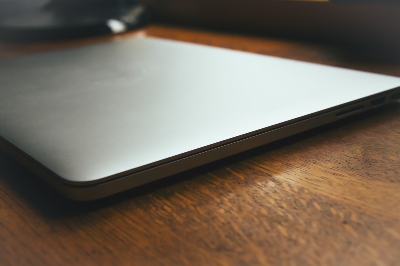 pro, smart phone, laptop, wooden, blank, notebook, system, electronic, mobile, selective focus, keyboard, macbook, business, wood, desk, modern, mobile phone