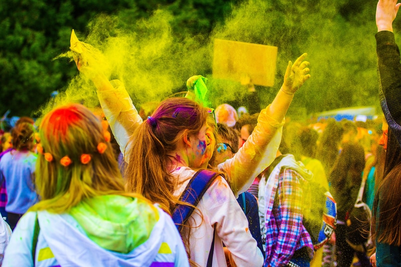 holi, women, historical, sky, men, adult, walk, human arm, sitting, summer, day, bright, tradition, lifestyles, traditional Festival, positive emotion
