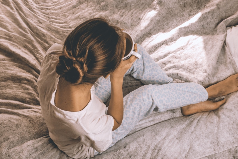 lifestyles, adult, leisure activity, rear view, tea, young, young women, day, high angle view, holding, bed, attractive, cup, 4K, hair, real people, pajamas