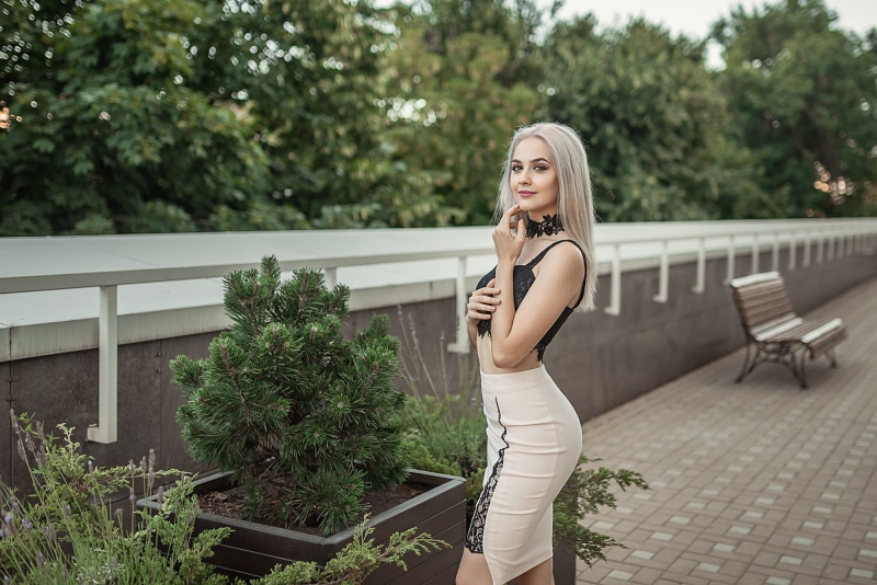 1080P, plant, tree, day, women outdoors, smiling, hair, young women, looking at camera, petite, women, lifestyles, outdoors, brunette, real people, young adult