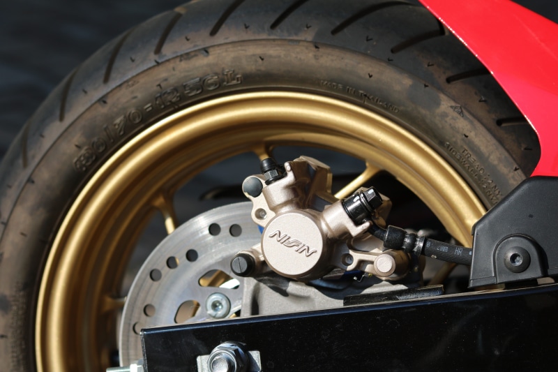 metal, close-up, machinery, msx, no people, transportation, mode of transportation, red, 5K, mature, two wheeled vehicle, brake, wheel, machine part, tire