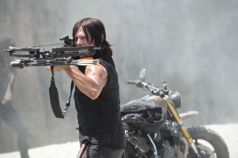 adult, sport, females, crossbow, motorcycle, Daryl, sign, one person, weapon, holding, young adult, aiming, clothing, women, The Walking Dead, gun, Norman Reedus