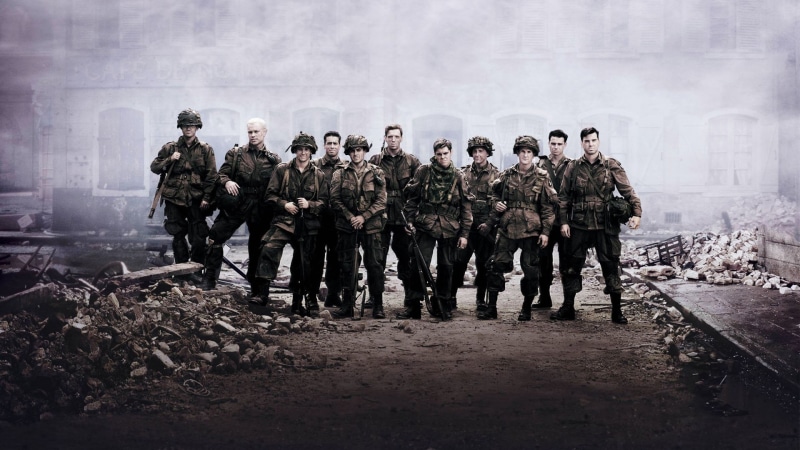 violence, crowd, real people, gun, protection, armed forces, group of people, responsibility, uniform, clothing, paratroopers, safety, police force, aggression