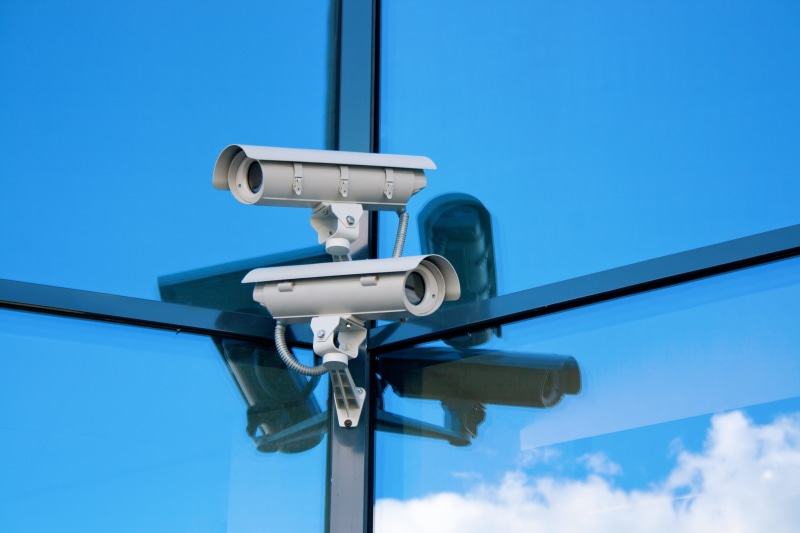 low angle view, protection, sunlight, white, no people, technology, safety, metal, electronic, 4K, steel, guard, camera, clear sky, security system, system