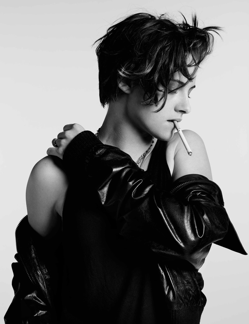 1080P, bare shoulders, short hair, smoking, Kristen Stewart, monochrome, cigarettes, celebrity
