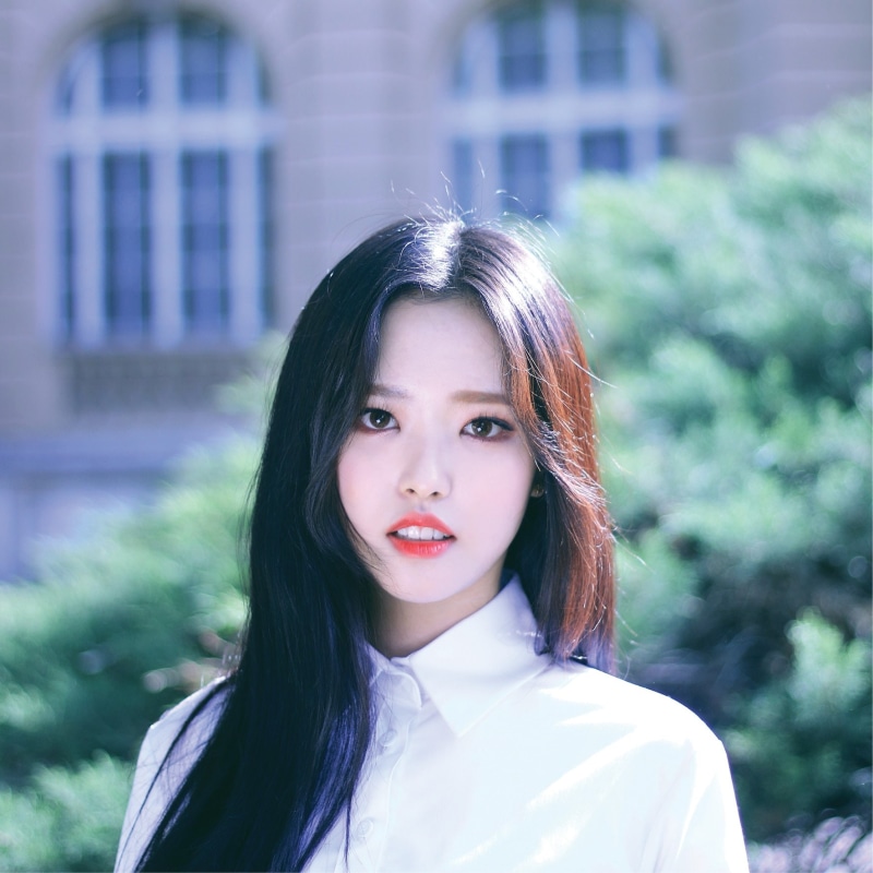 loona, front view, women, portrait, outdoors, innocence, standing, south korean, headshot, 720P, olivia hye, singer, contemplation, focus on foreground