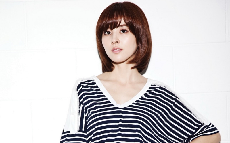 neck, south, bangs, portrait, contemplation, korea, casual clothing, headshot, young adult, 1080P, beautiful, black, s, front view, jin, women, indoors