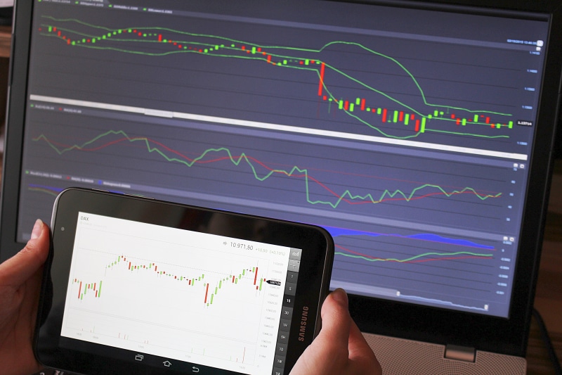 communication, computer, tab, pulse trace, turned, analysis, business, wireless technology, stock Market, making Money, investment, connection, diagram