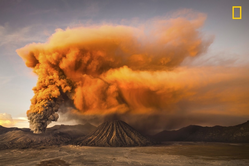 Java (island), smoke, eruption, volcano, logo, Reynold Riksa Dewantara, Indonesia, volcanic eruption, nature, landscape, National Geographic, 2K