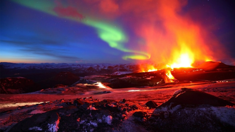 volcanic landform, eyjafjallajokull, eruption, cloud - sky, power, night, geological phenomenon, aurora polaris, scenics - nature, landscape, mountain