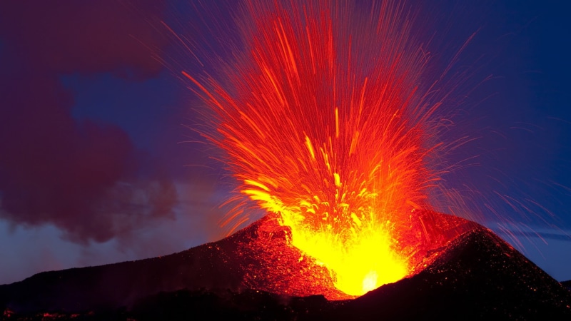 geology, lava, power in nature, flame, luminosity, warning sign, no people, beauty in nature, night, heat - temperature, exploding, volcanic crater, 1080P