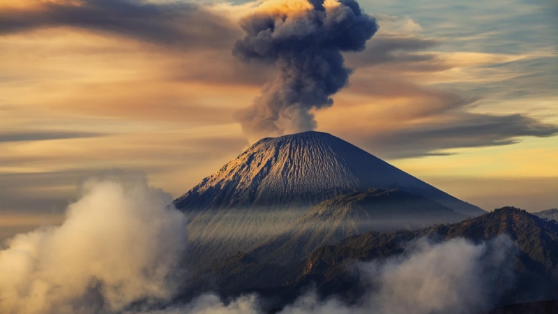 volcanic crater, burnt, ash, active volcano, no people, java, pollution, volcanic landscape, scenics, famous Place, erupting, japan, outdoors, fumes, power