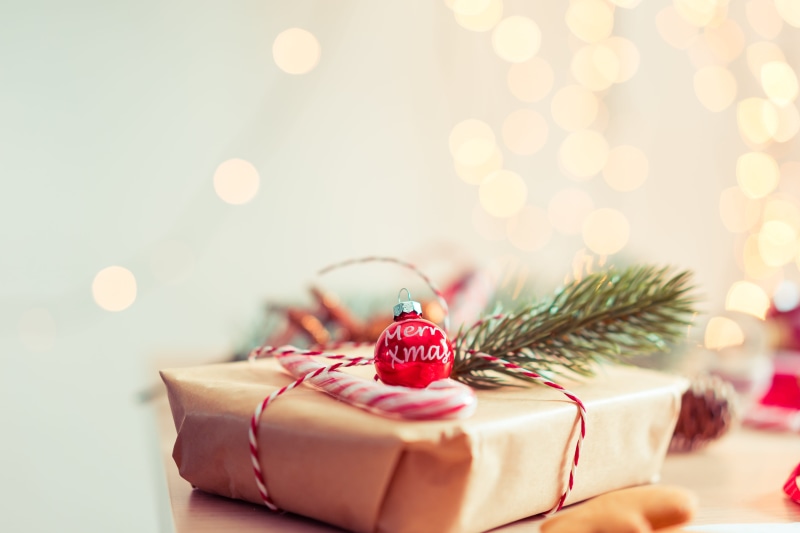 lovely, present, bokeh, christmas lights, merry, selective focus, still life, celebration, 4K, tree, gift box, close-up, holidays, christmas presents