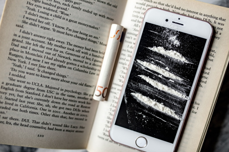 social issues, text, technology, escobar, lords, criminal, drug abuse, addiction, no people, indoors, close-up, coke, netflix, junkie, narcos, crime, drugs