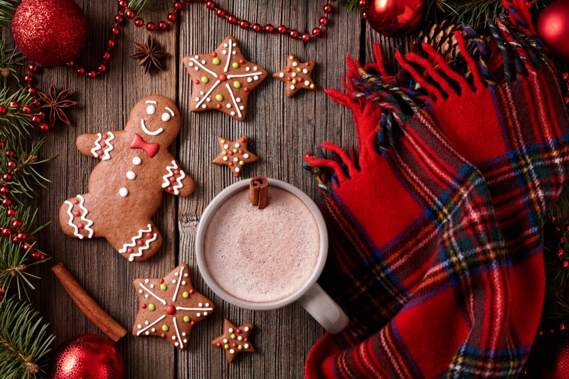 gingerbread, christmas tree, food and drink, red, high angle view, food, cocoa, New Year, 5K, scarf, indoors, sweet food, Christmas, wood - material, holiday
