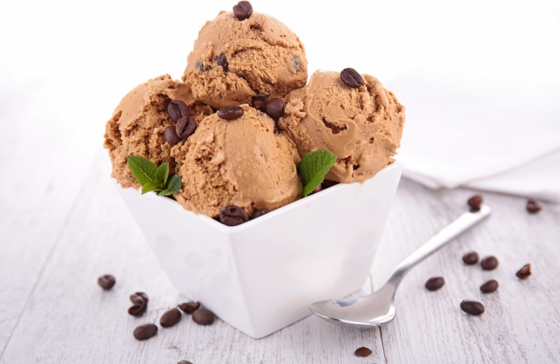 baked, dessert, crockery, indulgence, ice cream, indoors, cream, freshness, chocolate, table, studio shot, snack, sweet food, 2K, temptation, sweet, still life