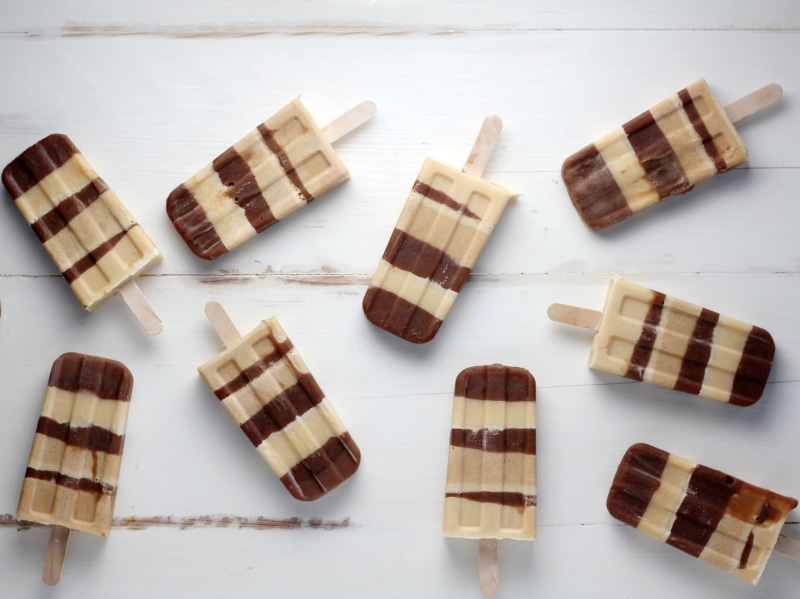 2K, table, choice, popsicle, food, unhealthy eating, chocolate, pattern, sweet, still life, no people, high angle view, variation, checked pattern, dessert