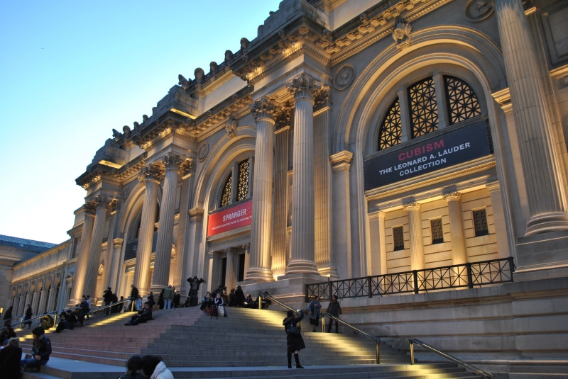 Metropolitan Museum Of Art, outdoors, built structure, new york, architecture, metropolitan, Nyc, the past, men, crowd, arch, incidental people, sky, large group of people