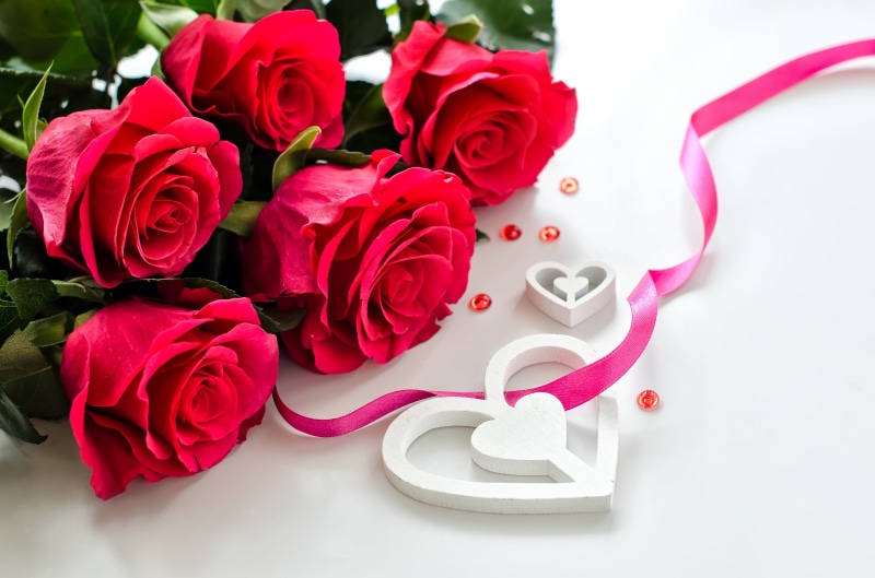 wedding, white color, valentines Day - Holiday, heart shape, flower, backgrounds, nature, red, valentine Card, emotion, petals, day, white, flowers, roses